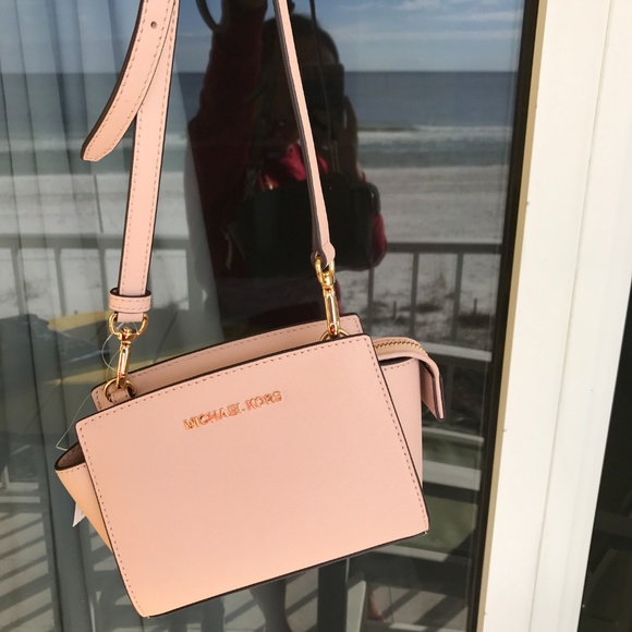 Michael Kors Handbags - Michael Kors Selma pink Mini Leather Crossbody Bag